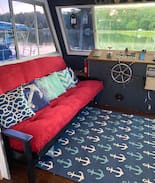 Harrison Boat Rental | Cute Little Houseboat with a view