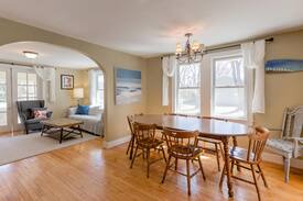Greilickville House | Walk to the Bay + Cedar Lake | Traverse City House