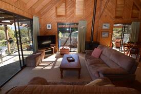 East Jindabyne House | Rimrock- 4 Bedroom House East Jindabyne