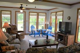Donalsonville House | Paradise Cove on Lake Seminole (waterfront)