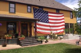 Palisade House | Fabulous Farmhouse-LARGE HOUSE-perfect for groups!