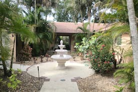 Vero Beach Apartment | 2/2 Condo in Tamara Gardens