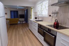 Armidale Apartment | The Creekland Cottage by Twodogfolly