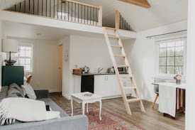 Yarrow House | Poplar Cottage - Vedder River Retreat