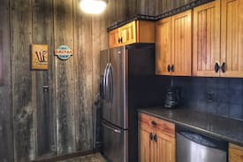 Jamesport Cabin | The Cabin at Woods Crossing