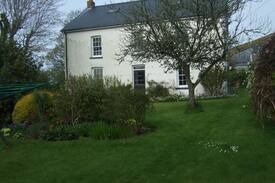 Tan-y-groes House | Trecregyn North Farm, Llangrannog + breakfast