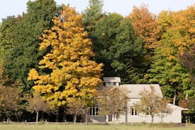 Picton House | Sandbanks Farm GUEST HOUSE PEC Vacation Rentals