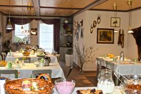 Nordenberg Hotel | Landhotel Jagdschloss (Windelsbach), Zimmer 22 - Fuchs mit Balkon und freien Blick auf Wald, Feld und Wiesen