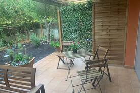 Figueres Apartment | Bonita habitación con salida al Jardin en Figueres