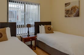 Eikenbosch Apartment | Falcon Crest 2 bedroom 1 bath - Tyger Waterfront