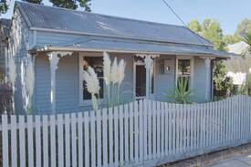 Ararat Cabin | Barkly Cottage - Ararat Town Centre