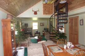 Mills Cabin | White Knoll Hideaway