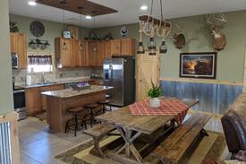 Lake City Cabin | The Rut 'N Strut Lodge South