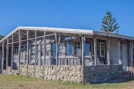 Windy Harbour Cabin | Malimup Springs on the ocean near Northcliffe WA