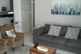 Fichardt Park House | Protea House-Luxury Spacious HOUSE with 2 Bedrooms
