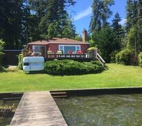 Eatonville House | Waterfront Cottage on Clear Lake