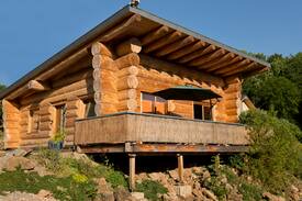 Gemund House | Baumstammhaus Eifel Chalet "Buntspecht"