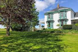 Kings County House | Stunning Ranmoor Lodge in Sheffield Mills/Canning