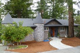 Sebastopol House | One of a kind castle in the vineyards!
