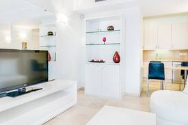 Mamilla Apartment | Mamilla Pool - David's Village - Jerusalem-Rent