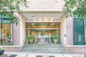 Downtown Atlanta Apartment | Peachtree Towers 17th floor condo-heart of Atlanta