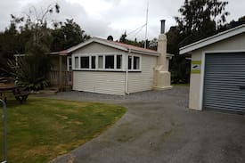Hokitika Cabin | Lake Kaniere Bach with free wifi