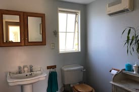 Swannanoa Bed & Breakfast | Mandeville Lodge - Country Comfort with Breakfast