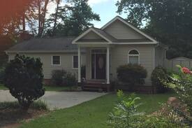 Salem House | Lakefront Whitewater Lake, SC Spring/Summer Vacay!