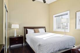 Beltline Apartment | The Best Budget Suite- Zen Lofts
