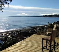 Campbell River House | The Gallery Beach House Bed and Breakfast