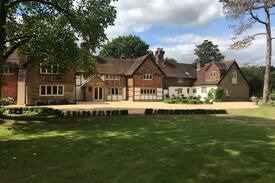 Charlwood Villa | Sumptuous Manor House Sleeps 13 Pool/Hottub/Tennis