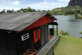 El Penol Cabin | Cabaña Roja 5 personas Marina Navegar - Guatapé