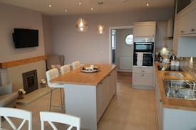 Borth House | Rockside, stunning sea views, family home