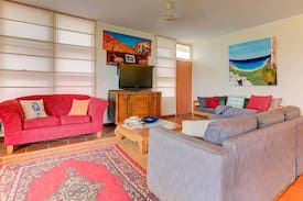Exmouth Cabin | Sunrise Cottage - Eclectic and private.
