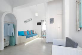 Fira Apartment | 3 daughters(in the centre of santorini)