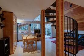Alyeska Villa | Cozy Girdwood A-Frame Cabin
