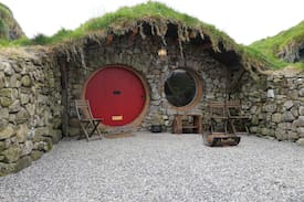 Turlough House | Mayo Glamping - Nead na Spideoige (hobbit Hut)