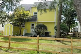 Caine Woods House | The Laurel House - Large fenced in yard!