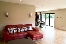 Oxted House | Idyllic,new build,2 bedroom,2 bathroom,cartlodge