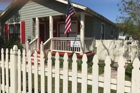 Galveston House | Great house centrally located