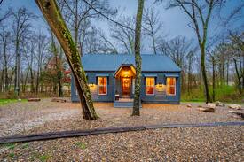 Hochatown Cabin | Silver Linings LUXURY 1 Bedroom ADULTS ONLY Cabin near BROKEN BOW LAKE!