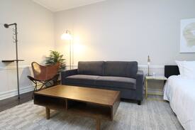 Hyde Park Apartment | Vintage Hyde Park Studio No.8 by Zencity