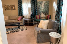 Farmington House | Cozy Cottage with Designer Flair!