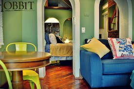 Garden District Apartment | The Hobbit - uptown oasis