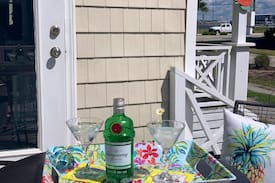 Surf City Cabin | “Sea Biscuit”-Oceanside cottage in Surf City!