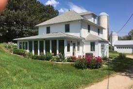 Hartington House | FarmHouse Inn: Country shelter, fast wifi for work