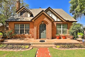 Sayles Blvd. Area House | The Eleven18 House - Your Storybook Stay