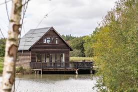 Scaynes Hill House | Lakeside Retreat- A completely secluded cabin