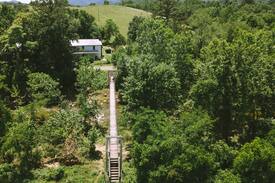 Haywood House | The River House at the Swinging Bridge