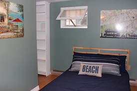 The Peanut House | Near Seneca college, Private, large room/Parking